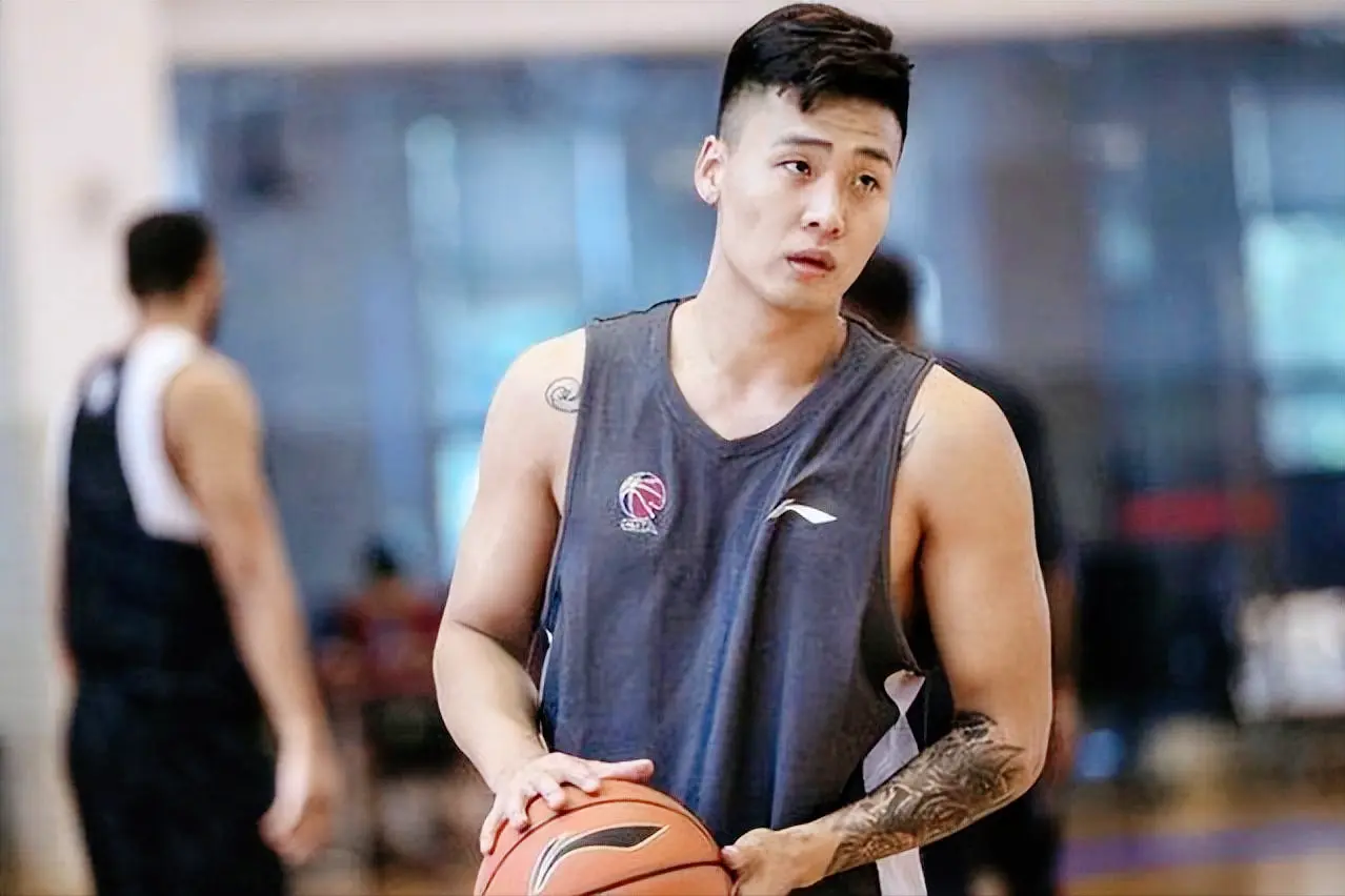 没有稳定的, 在休赛期的, 本以为休赛