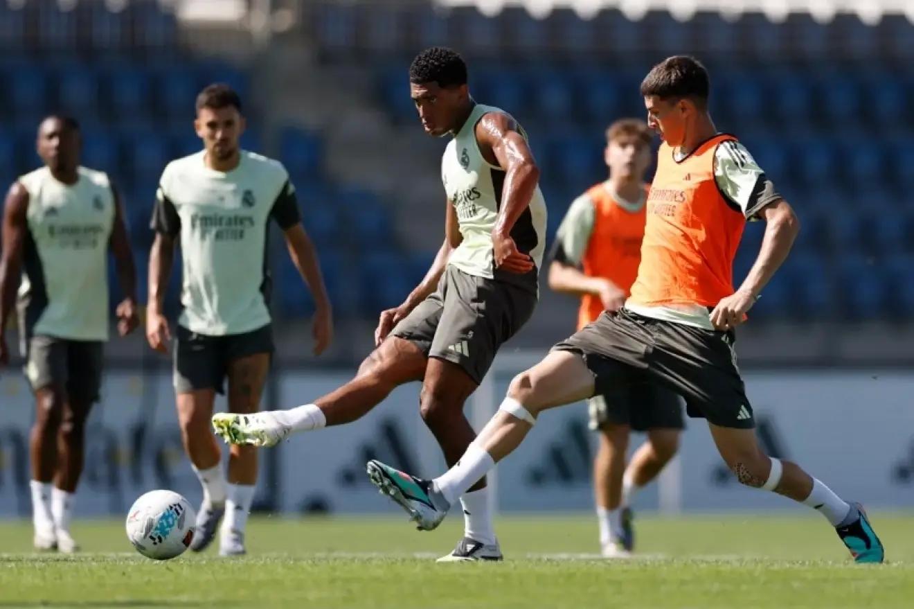 首发, 串左后卫, 阵型一直是